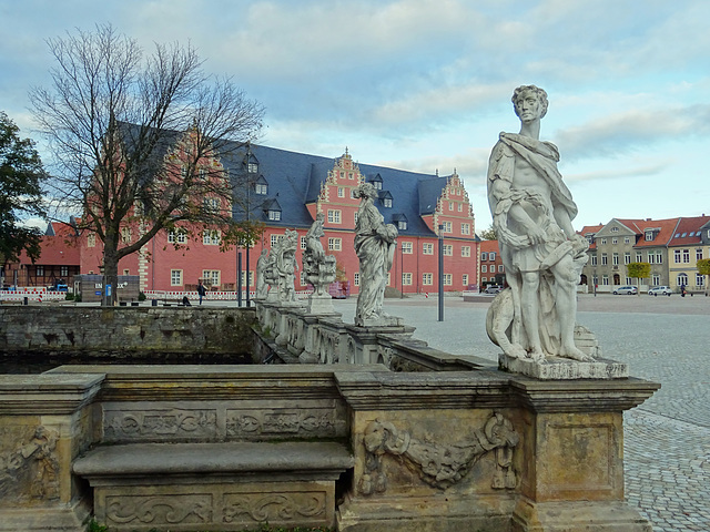 Blick vom Eingang des herzoglichen Wolfenbütteler Residenzschlosses auf das Zeughaus