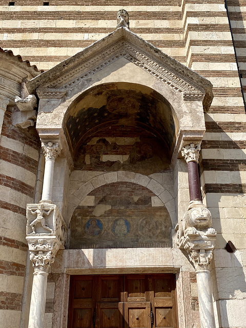 Verona 2021 – Duomo – Side gate