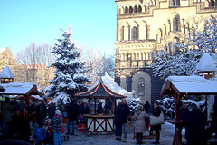 DE - Neuss - Weihnachtsmarkt vor dem Münster