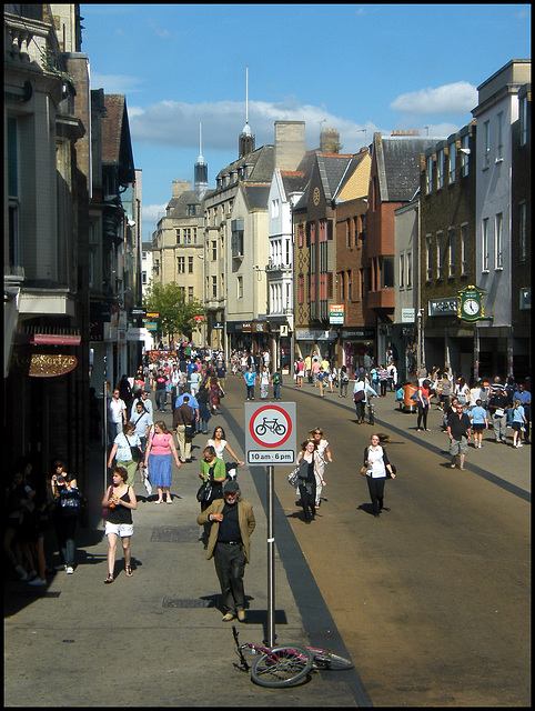 no cycling in Queen Street