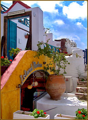 Santorini: Un angolo allegro di Oia