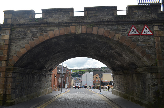 Londonderry, Tunnel through City Wall