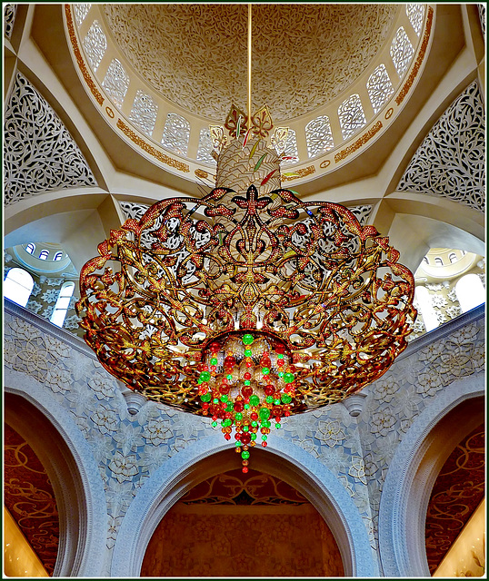 AbuDhabi : il mega lampadario Svarowki della moskea di  Sheikh Zayed