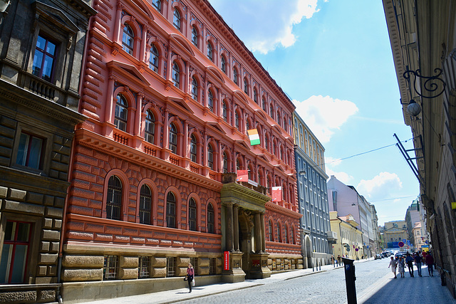 Prague 2019 – The red building