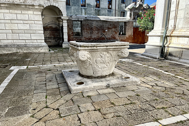 Venice 2022 – Well of the San Giorgio dei Greci