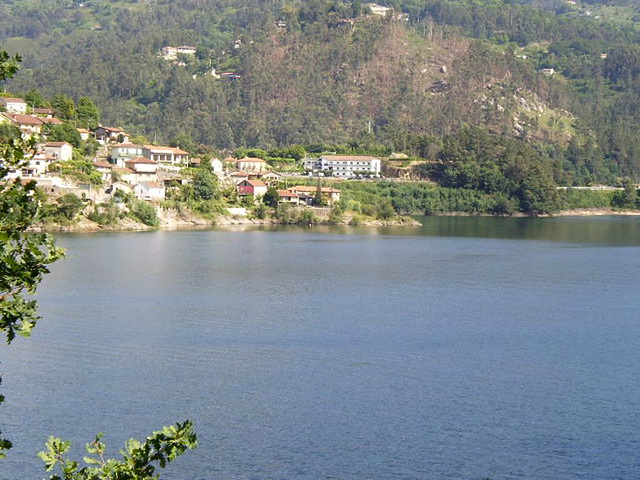 Cávado River and Vilar da Veiga.