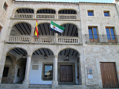 Palace of Justice (13th century).