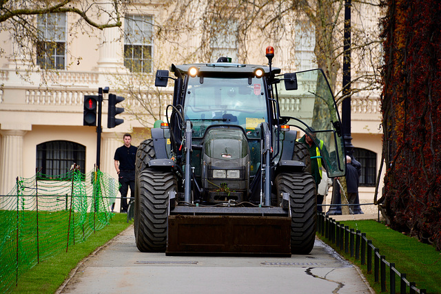 England 2016 – London – Tractor