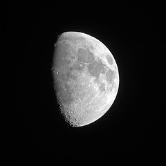 Mond am 21-2-2021 (view on black)