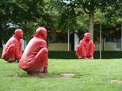 les statues rouges
