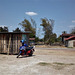 Notre moto stationnée (Laos)
