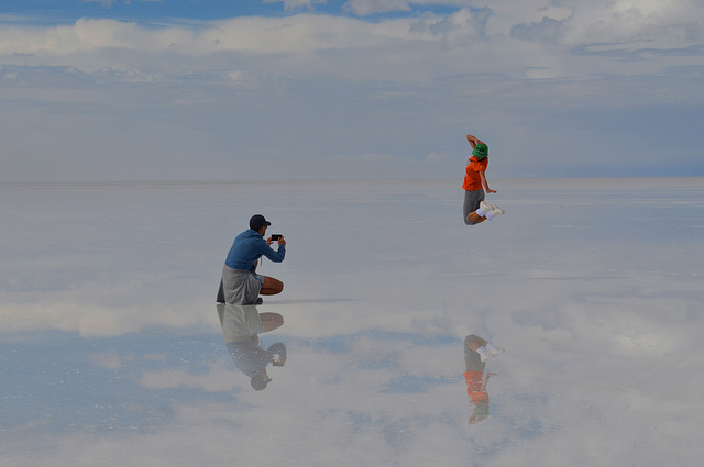 Bolivia, Salar de Uyuni, Catch in a Jump