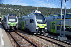 Bereit zur Abfahrt im Banhof Biel/Bienne die BLS Züge Mutz 012 und Mutz 036