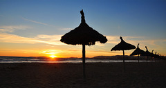 Posta de sol a la platja de Can Pastilla (© Buelipix)