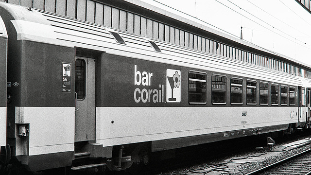 830000 Geneve bar corail SNCF
