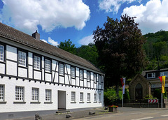 Bürgerhaus Heppingen und Kapelle