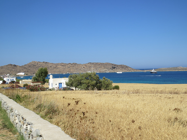 Vue sur l'ouest de la baie Agios Iaonnis