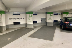 Heidelberg 2021 – Frauenparkplätze – Only for women