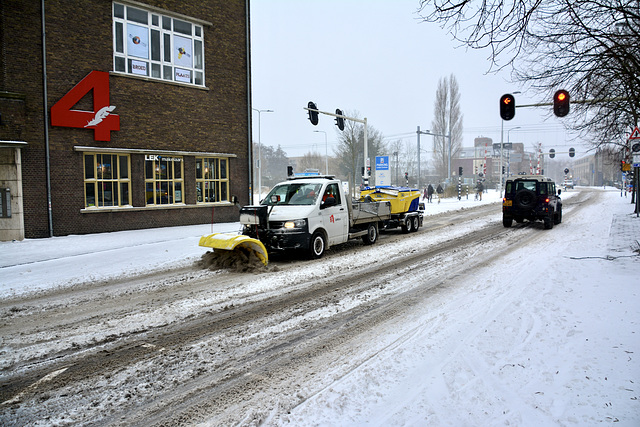 Snow clearing on the Haagweg
