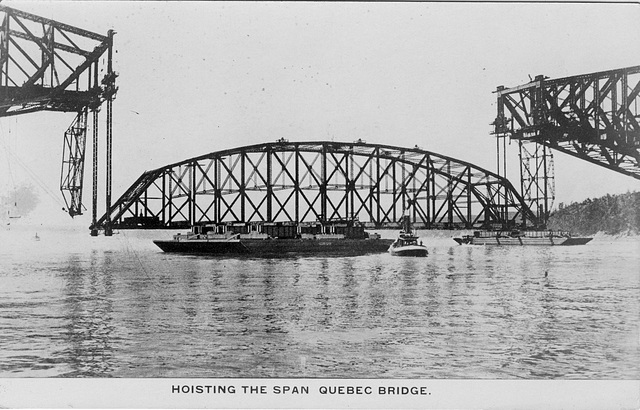 4673. Hoisting the Span, Quebec Bridge.