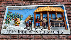 Gevelsteen „Inde Wynpærs” from 1645