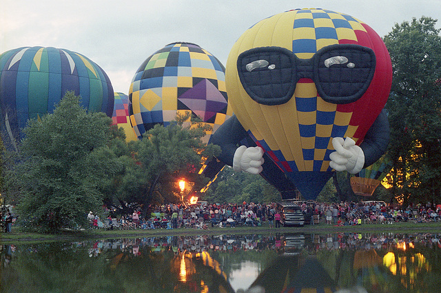 Crowd At The Balloonfest