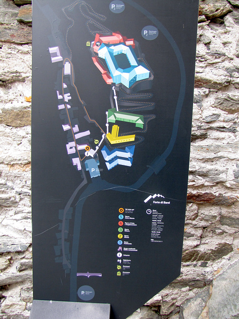 IMG 0527 i1 mapo de la fortifikaĵo "Forte di Bard"
