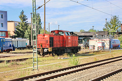 Diesellok V 100 (WFL 203 112-8) in Schwerin unterwegs zur Dieseltankstelle