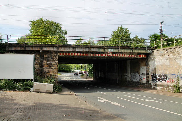 Bergisch-Märkische Eisenbahnbrücke über der Kohlenstraße (Bochum-Weitmar) / 15.06.2020