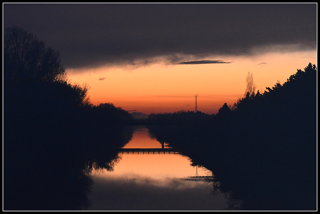 Un soir sur le canal du Rhône à Sète