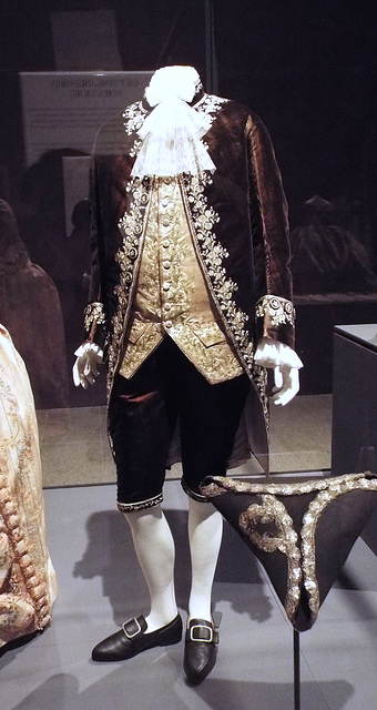 French Suit in the Metropolitan Museum of Art, July 2018