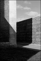 De briques et d'ombres