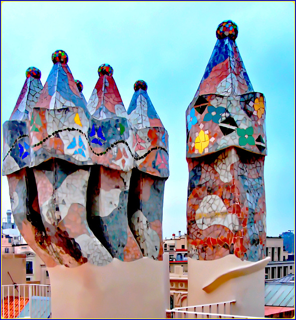 Barcellona : Una buona inquadratura dei comignoli di Casa Batlò