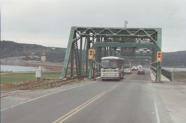 Acadian Lines 118 at Canso Causeway - 8 Sep 1992 (Ref 175-02)