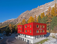 Rotes Haus an der Bernina  Pass Strasse