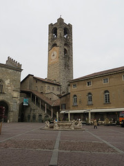 Bergame, Alta Citta : piazza vecchia