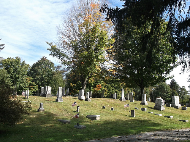 Pequeno monte funerário/ Small funeral hill