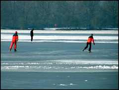 one two three... ice skaters