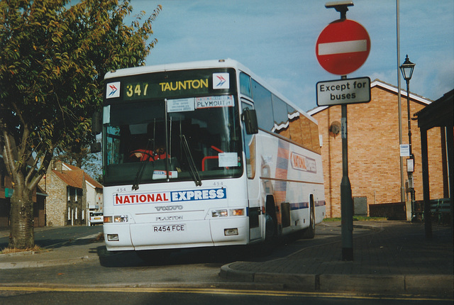 454 Premier Travel Services (Stagecoach Cambus) R454 FCE - 25 Oct 1998