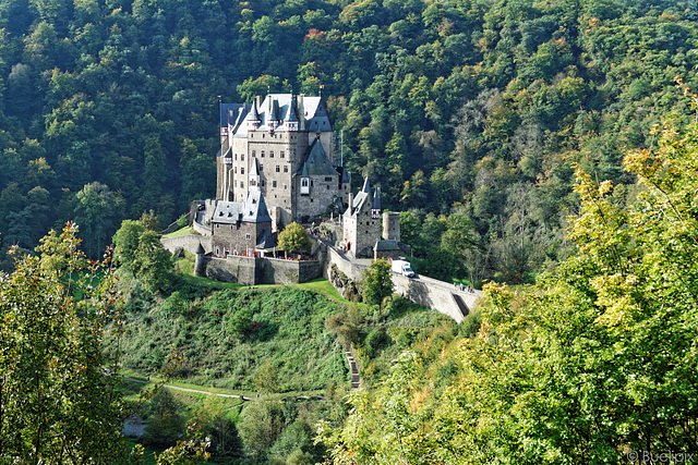 Burg Eltz (© Buelipix)