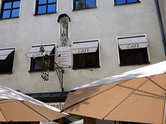 Hausfassade am Cafe Frischhut