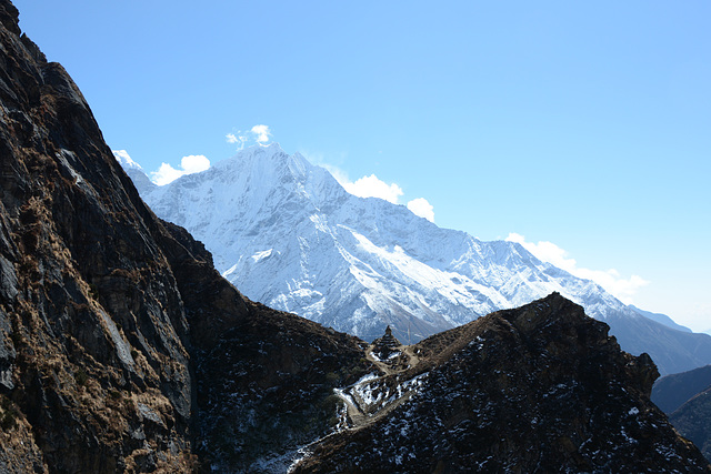 Thamserku Peak (6623m)