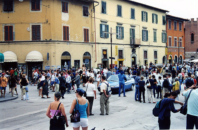 G8-Gipfel in Genua 2001 ( First Ladies beim Besuch in Pisa )