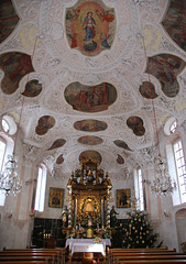 Innenraum der  Wallfahrtskirche Maria Gern
