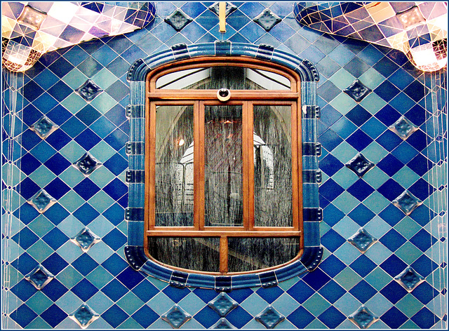 Barcellona : Casa Batlló - la vetrata al 5° piano