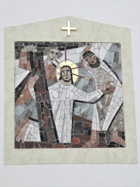 05 Simon von Cyrene hilft Jesus das Kreuz tragen