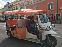 Fatigant de conduire un Tuk Tuk dans Lisbonne