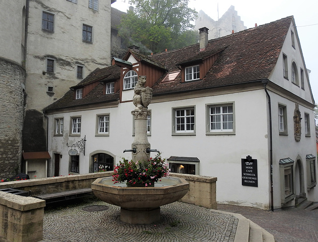 Brunnen bei der Burg Meersburg