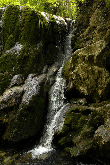 Боковой поток водопада Серебряные Струны