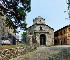 Galliano - Battistero di San Giovanni